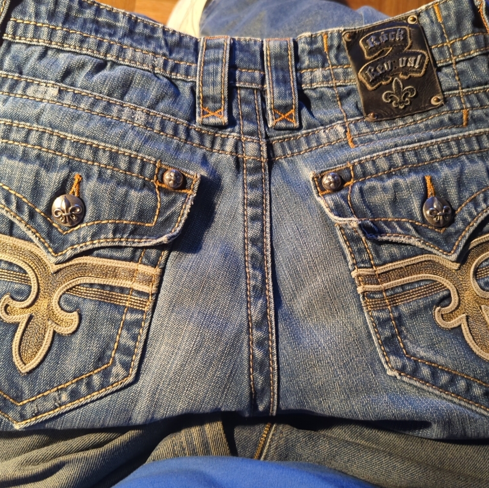 Rock Revival 33 x 34 distressed jeans